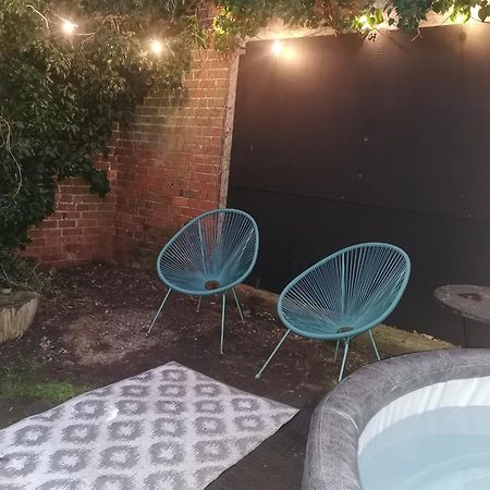 Secret Hot Tub - Heated Dome Lincoln Firepit Projector Apartman Kültér fotó